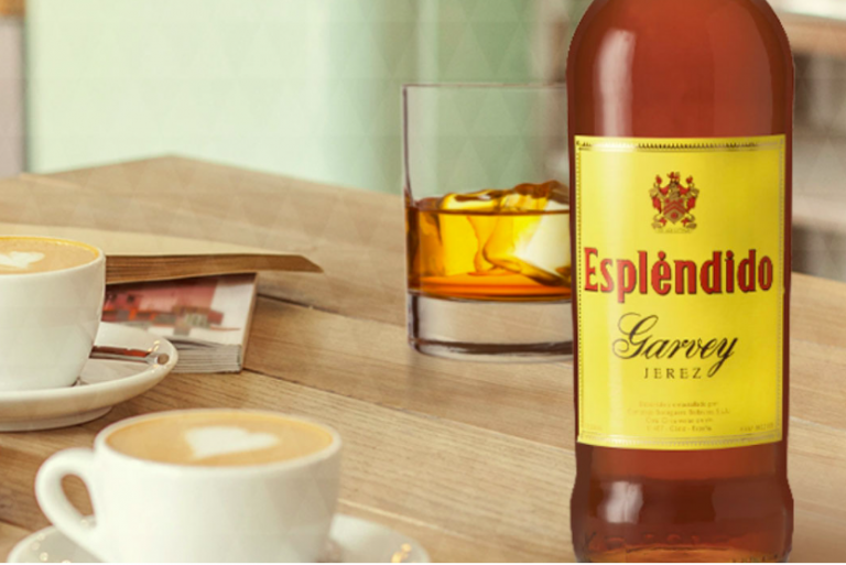 Brandy Espléndido: El Elixir de la Elegancia
